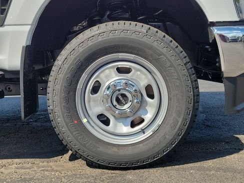 New 2026 Ford F350 XL w/ FX4 Off-Road Package AWD/4WD image 9