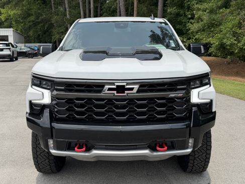 Used 2024 Chevrolet Silverado 1500 ZR2 AWD/4WD image 8