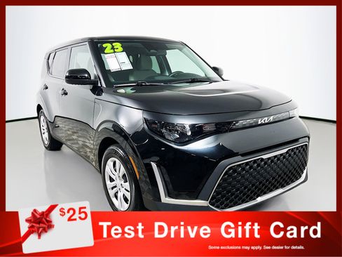 Used 2023 Kia Soul LX image 1