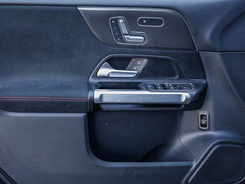 Certified 2024 Mercedes-Benz GLB 250 image 20