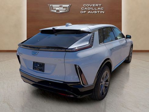 New 2026 Cadillac Lyriq Luxury w/ LPO, Floor Liner Package AWD/4WD image 6