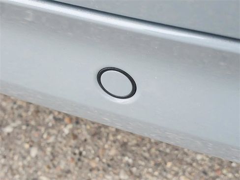 Certified 2025 Volvo XC90 B6 Plus image 9