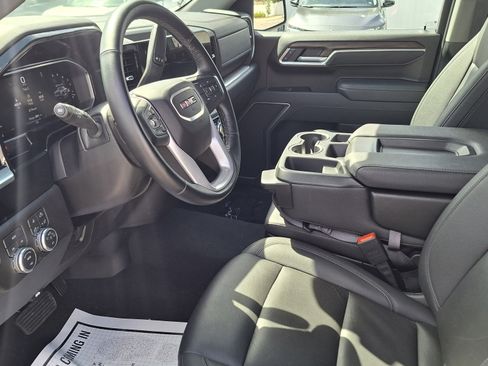 Used 2026 GMC Sierra 1500 SLT image 9