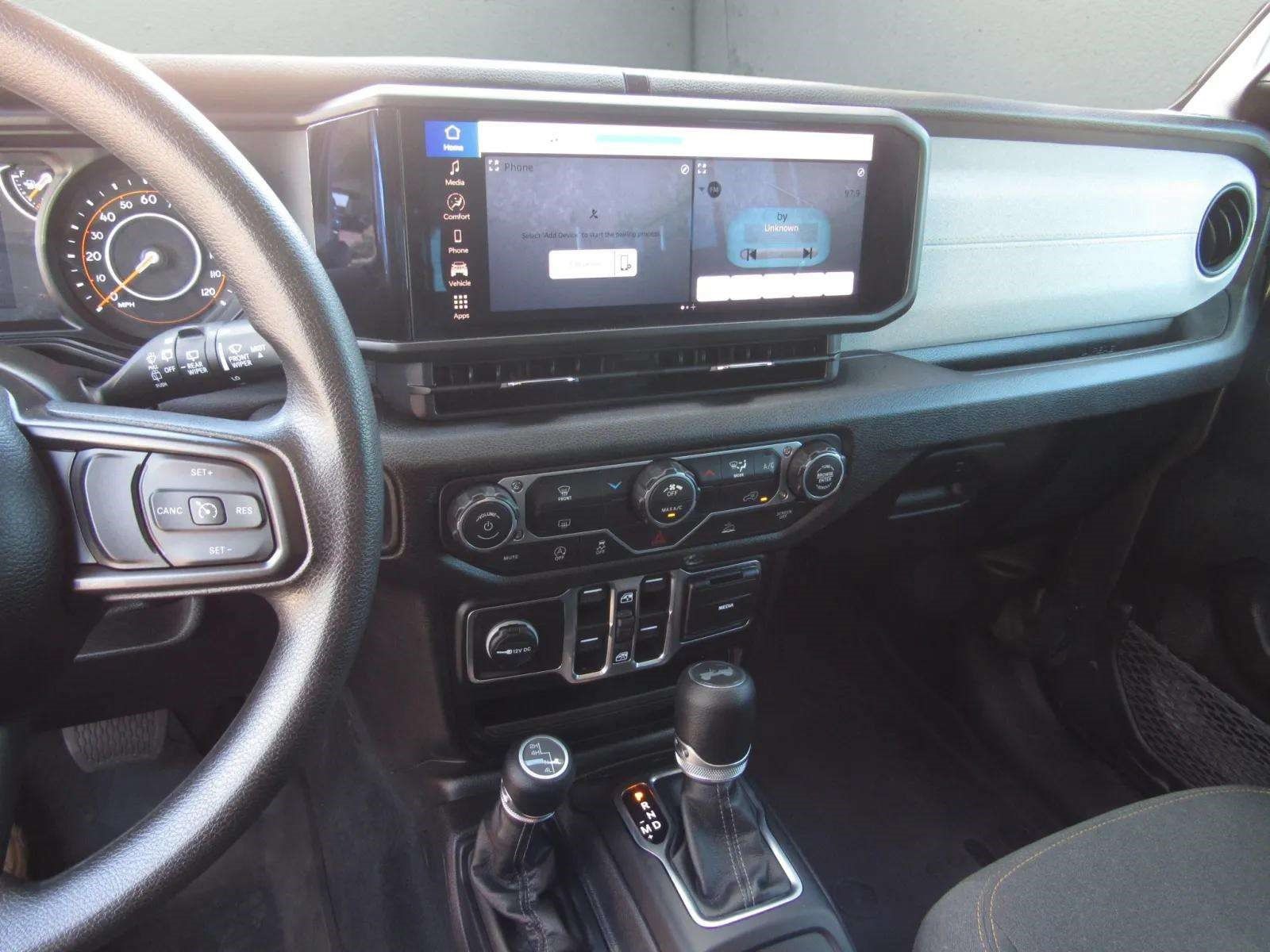 Used 2026 Jeep Wrangler Unlimited Sport AWD/4WD image 17