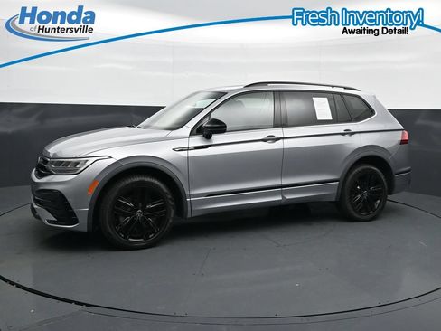 Used 2022 Volkswagen Tiguan SE R-Line FWD image 4