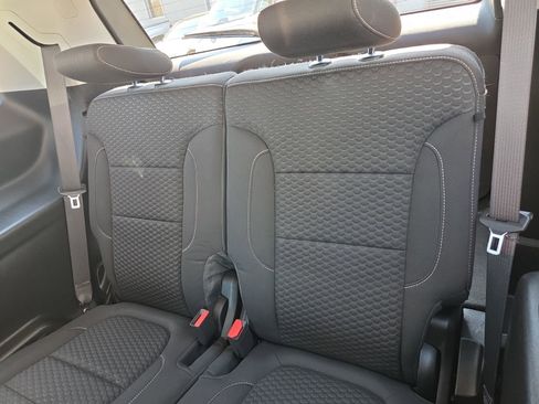 Used 2019 GMC Acadia SLE image 25