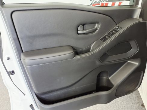 Used 2023 Nissan Frontier S w/ Technology Package RWD image 12