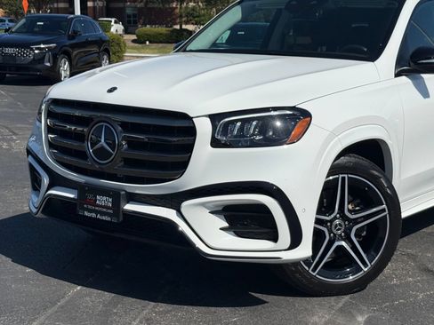 Used 2024 Mercedes-Benz GLS 450 4MATIC image 2
