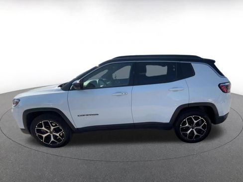 Used 2025 Jeep Compass Limited AWD/4WD image 9