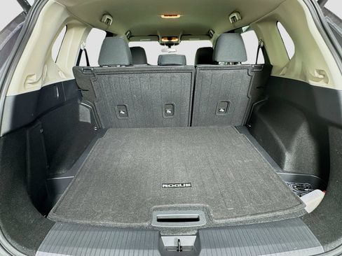 Used 2026 Nissan Rogue SV w/ Cold Weather Package FWD image 27