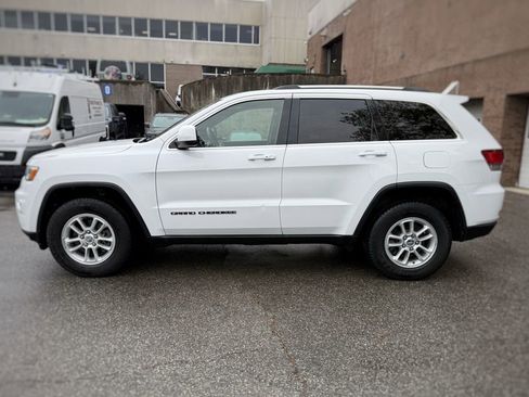 Used 2020 Jeep Grand Cherokee Laredo AWD/4WD image 14