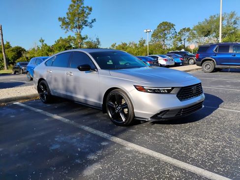 Used 2023 Honda Accord Sport image 1