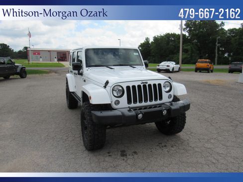 Used 2015 Jeep Wrangler Unlimited Sahara AWD/4WD image 21
