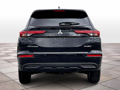 New 2025 Mitsubishi Outlander ES image 4