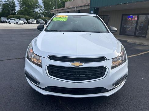 Used 2016 Chevrolet Cruze LS FWD image 8