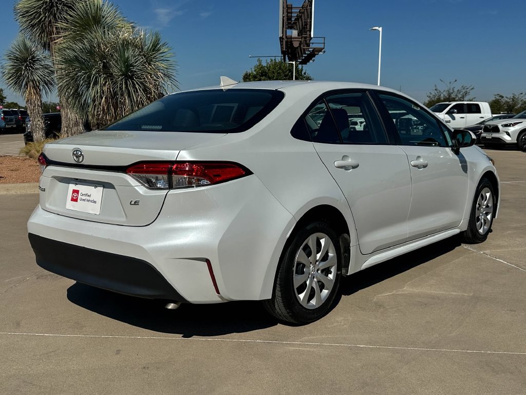 Used 2025 Toyota Corolla LE FWD image 3
