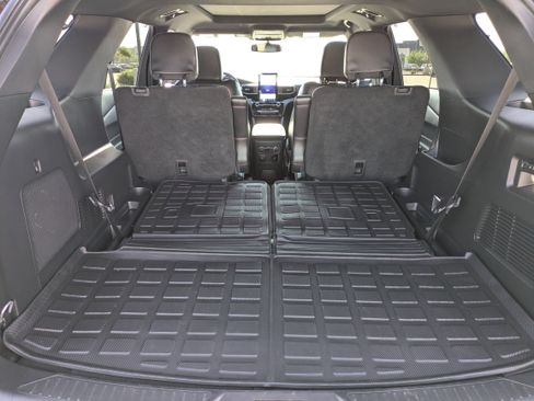 Used 2024 Ford Explorer ST w/ Equipment Group 401A image 10