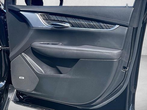 Used 2025 Cadillac XT6 Premium Luxury FWD image 19