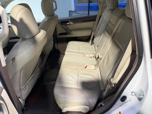 Used 2017 Lexus GX 460 image 19