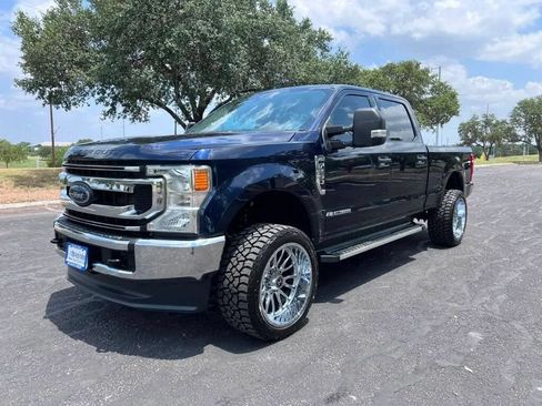 Used 2022 Ford F250 XLT AWD/4WD image 3
