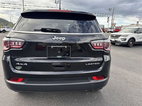 Used 2022 Jeep Compass Limited image 5
