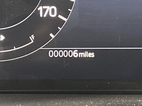 Used 2025 Land Rover Discovery Sport S image 15