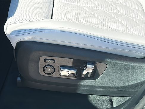 New 2026 BMW X5 xDrive40i w/ M Sport Package image 12