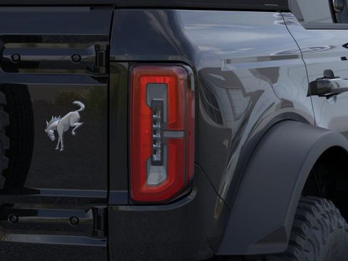 New 2025 Ford Bronco Outer Banks w/ Sasquatch Package AWD/4WD image 23