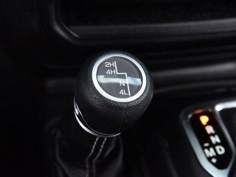 Used 2020 Jeep Wrangler Unlimited Sahara w/ Cold Weather Group image 17