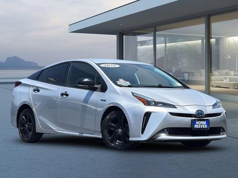 Used 2022 Toyota Prius FWD image 1
