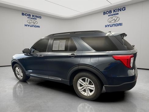 Used 2023 Ford Explorer XLT w/ Equipment Group 202A RWD image 3