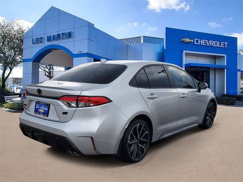 Used 2024 Toyota Corolla SE image 3