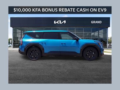 New 2026 Kia EV9 Land w/ Nightfall Edition Package