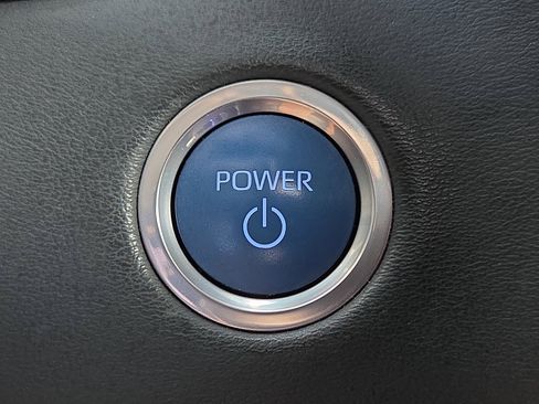 Used 2024 Toyota Tundra Platinum AWD/4WD image 20