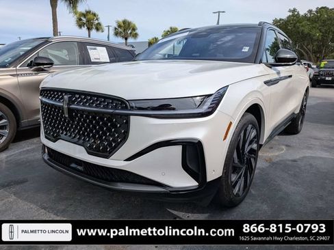 Certified 2024 Lincoln Nautilus Reserve w/ Equipment Group 202A AWD/4WD image 8