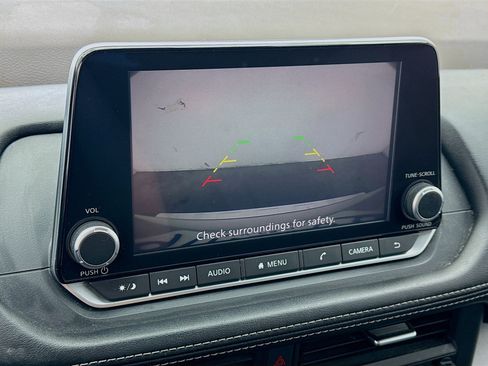 Used 2023 Nissan Rogue SV FWD image 10