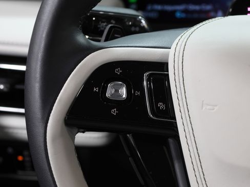 Used 2025 Lincoln Aviator AWD w/ Jet Appearance Package image 18