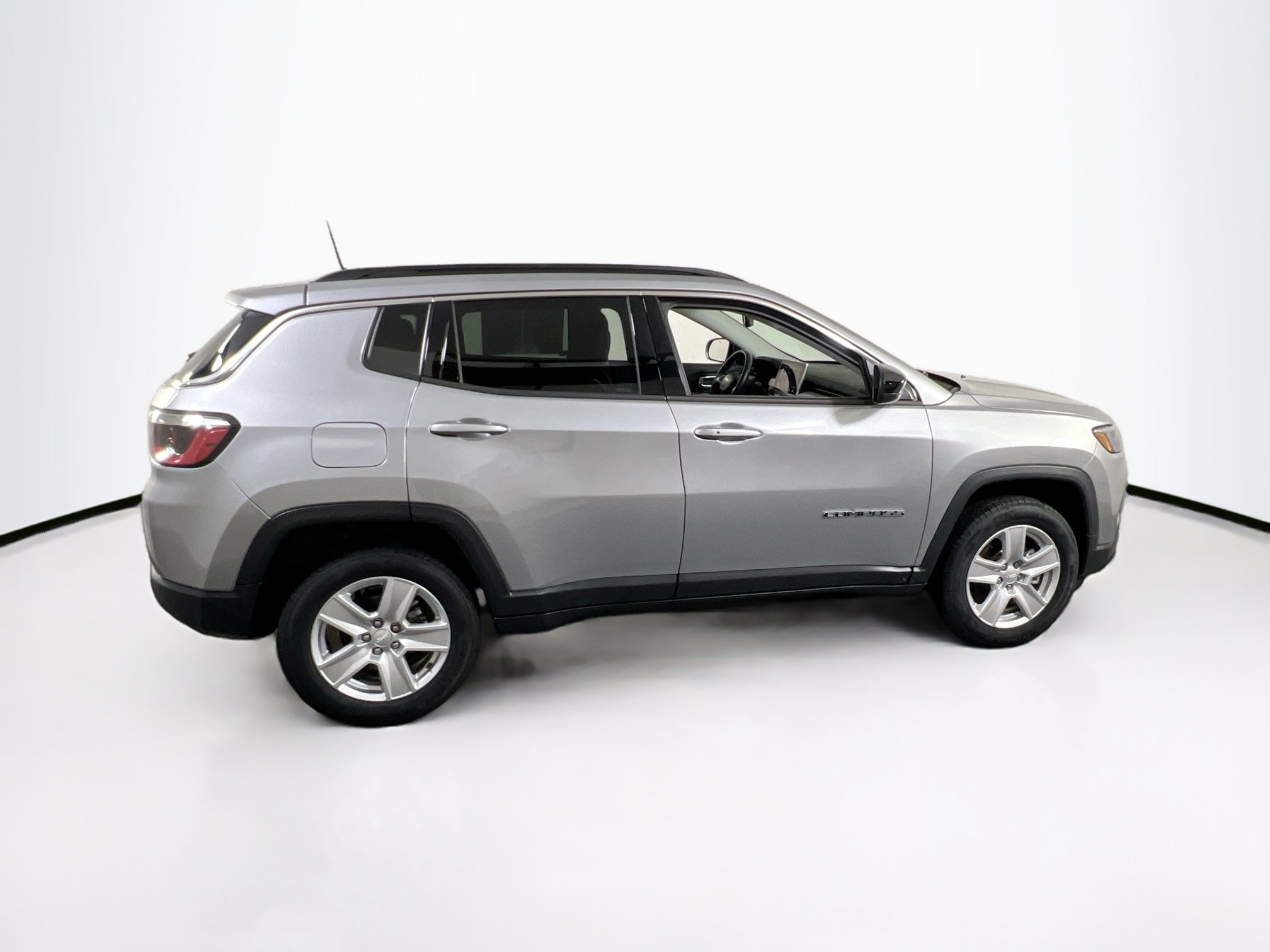 Used 2022 Jeep Compass Latitude w/ Convenience Group AWD/4WD image 4