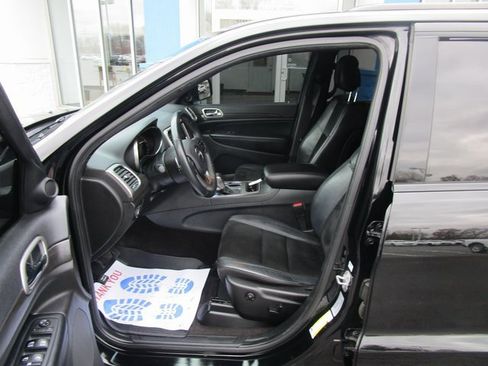 Used 2017 Jeep Grand Cherokee Altitude image 16