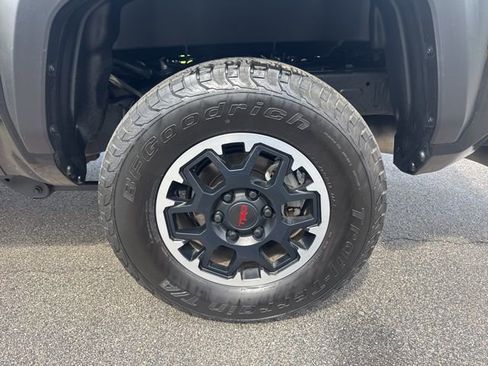 Used 2024 Toyota Tacoma TRD Off-Road AWD/4WD image 32