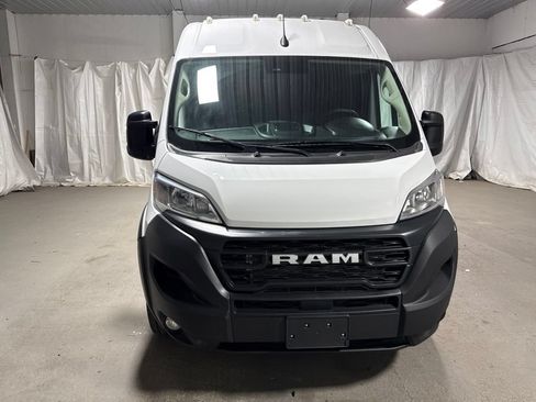 Used 2024 RAM ProMaster 2500 w/ Convenience Group FWD image 2