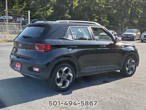Used 2025 Hyundai Venue SEL FWD image 5