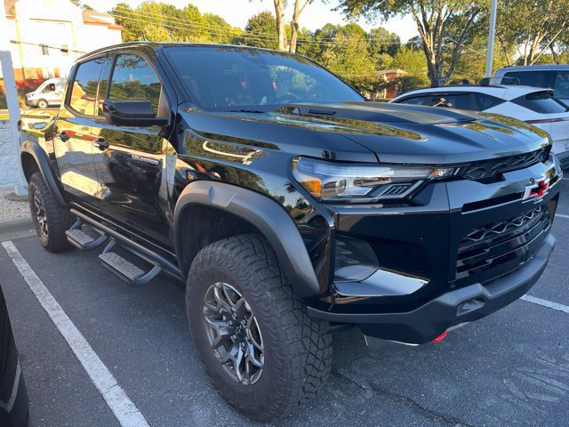 Used 2026 Chevrolet Colorado ZR2 w/ Technology Package AWD/4WD image 2