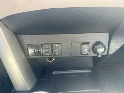Used 2015 Toyota RAV4 Limited w/ Technology Package FWD image 16