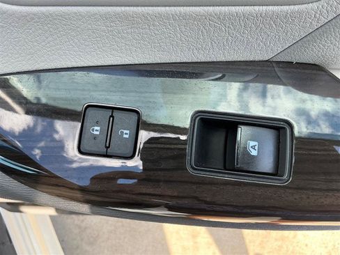 Used 2017 Toyota Sienna XLE Premium AWD/4WD image 36