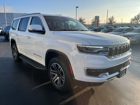 Used 2022 Jeep Wagoneer Series III w/ Convenience Group I image 5