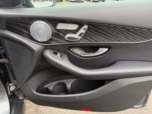 Used 2018 Mercedes-Benz GLC 300 4MATIC image 31