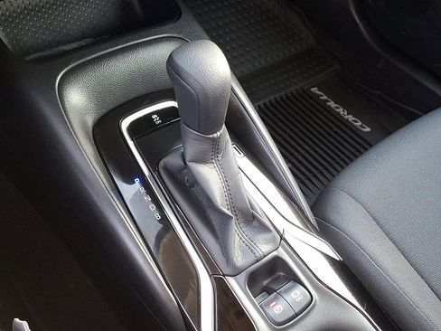 Certified 2021 Toyota Corolla LE image 14