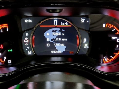 Used 2023 Dodge Durango R/T w/ Hemi Orange Plus Package image 18