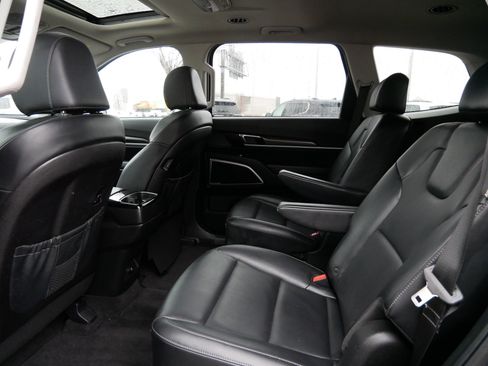 Used 2025 Kia Telluride S image 10